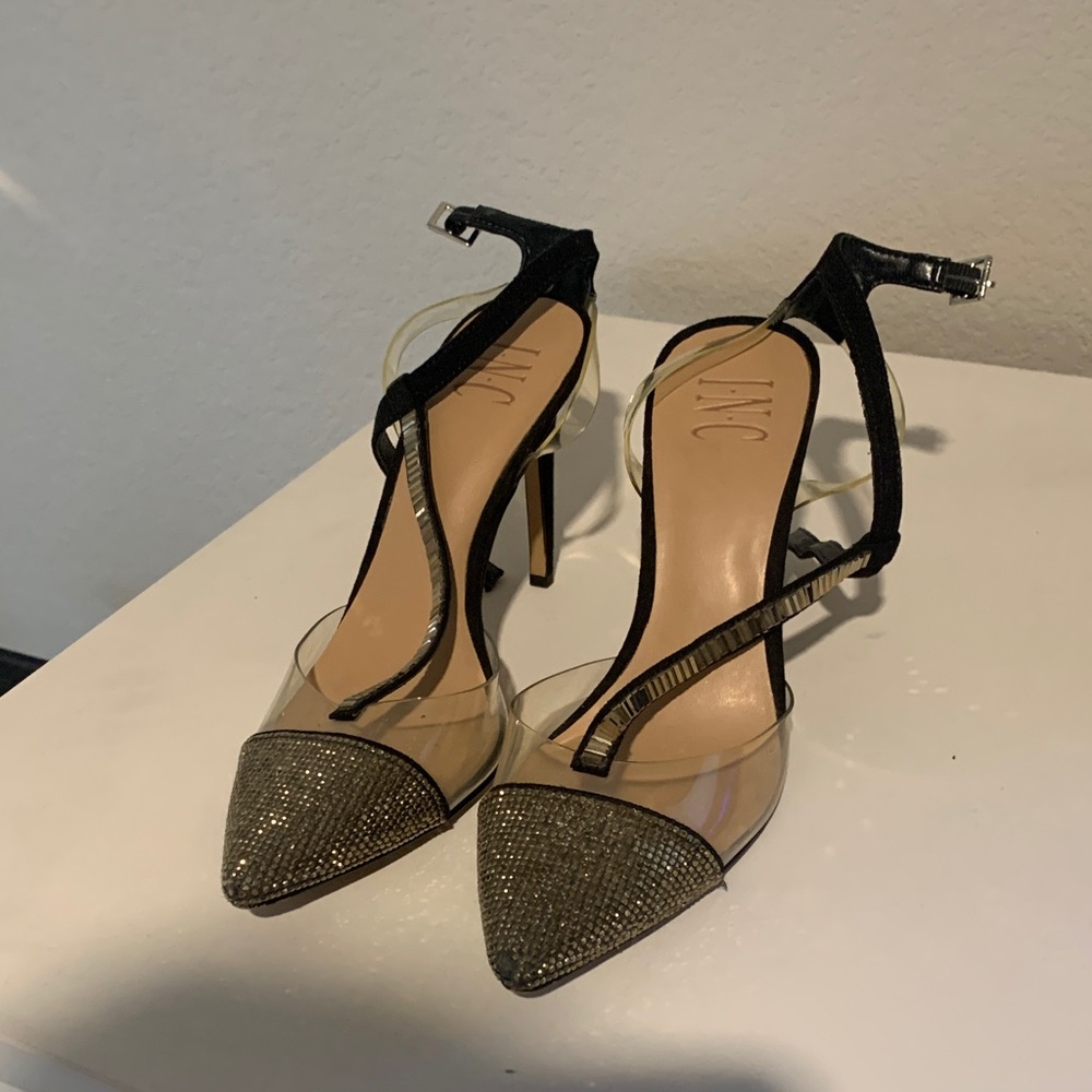 Vince Camuto Black and Gold Heels